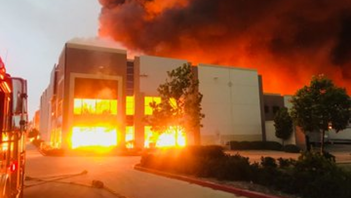辟谣！谁说亚马逊ONT9仓库突发大火了……