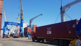 进口货物创纪录，美国港口问题加剧