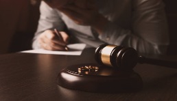 亚马逊与品牌方联合起诉，60多名卖家被告！
