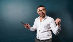 IPO冲刺倒计时！跨境猛将半年吸金38亿