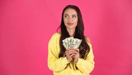 3万美元起步，她在客厅创业年入1200万美元