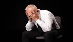 4年出海终折戟，大卖损失3000万只为离场