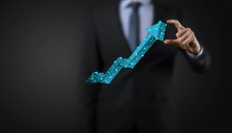 服务70万+卖家，领星在AI峰会上给出了跨境增长的下一个答案